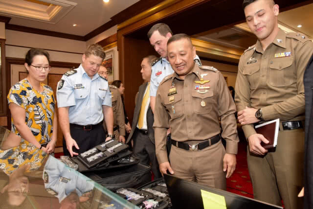 กระทรวงความมั่นคงมะกัน-ออสซี่ มอบอุปกรณ์ให้ตร.ไทย