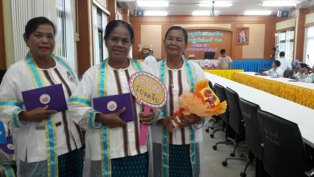 ตายายโคราช 53 ชีวิต สุดปลื้มสวมชุดครุยรับปริญญาชีวิต