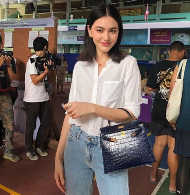 รวมลุคดาราคนดัง มาในมาดสาวมั่น "หั่นผมสั้น รับ Summer"