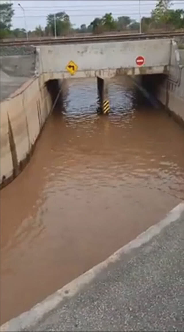 ทางลอดรถไฟเจ้าปัญหา ฝนตกน้ำท่วมสัญจรไม่ได้ วอน รฟท.แก้ไขด่วน