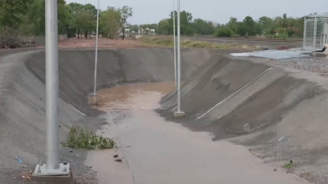 ทางลอดรถไฟเจ้าปัญหา ฝนตกน้ำท่วมสัญจรไม่ได้ วอน รฟท.แก้ไขด่วน