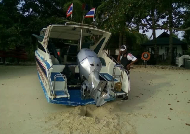 รวบหนุ่มอเมริกัน ขโมยสปีดโบ๊ทที่เกาะพีพี.ไปชนเสียหาย