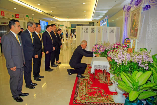 พรรคชาติพัฒนา ลงนามถวายพระพร สมเด็จพระนางเจ้าสิริกิติ์ พระบรมราชินีนาถ ในร. 9 และพระองค์เจ้าโสมสวลี