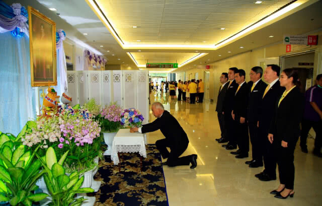 พรรคชาติพัฒนา ลงนามถวายพระพร สมเด็จพระนางเจ้าสิริกิติ์ พระบรมราชินีนาถ ในร. 9 และพระองค์เจ้าโสมสวลี