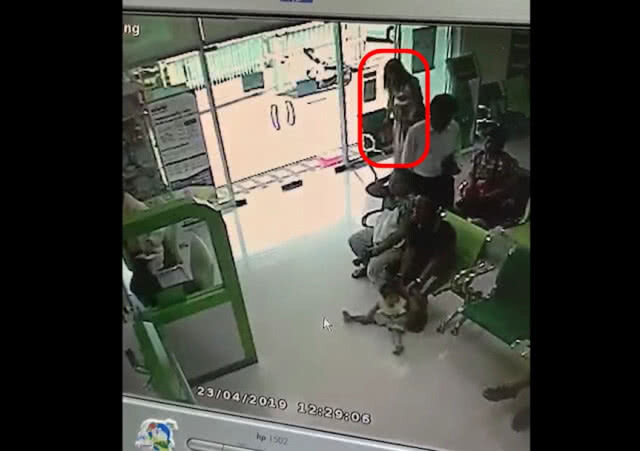 เดินหน้าเอาผิดชายหญิงหยิบซองเอกสารในธนาคาร