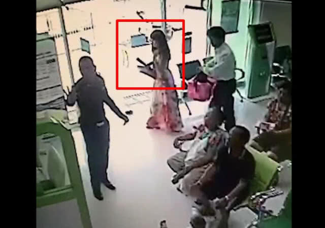 เดินหน้าเอาผิดชายหญิงหยิบซองเอกสารในธนาคาร