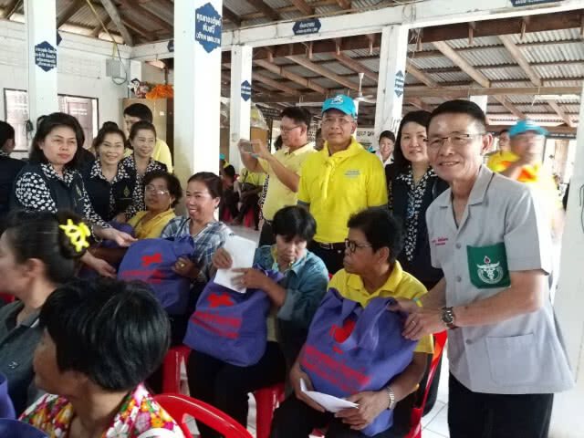 ช่วยเหลือชาวอุตรดิตถ์ ถูกพายุถล่มบ้านพัง