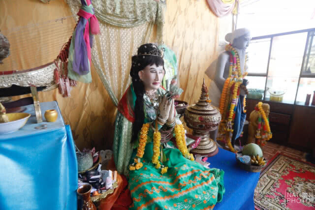 ศุกร์ (สุข) ละวัด : วัดสุวรรณคีรี