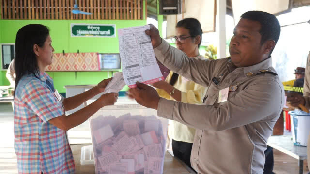 เลือกตั้งใหม่ หน่วย 9 เขต 2 จ.ชุมพร "สราวุธ ปชป." คว้าอันดับ 1