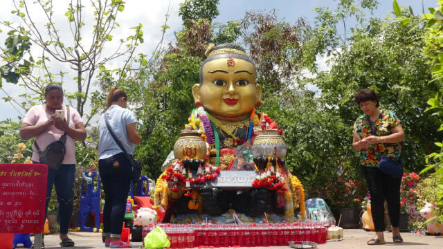 ร่วมพิธียกพ่อแก่ปู่ฤๅษี พร้อมขอโชคอ่างน้ำมนต์ฤๅษีเณร