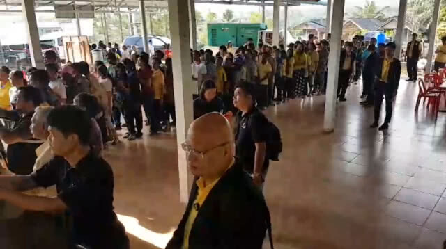 เลือกตั้งใหม่ชุมพร! ชาวบ้านแห่ใช้สิทธิ์ กกต.ตรวจความพร้อม