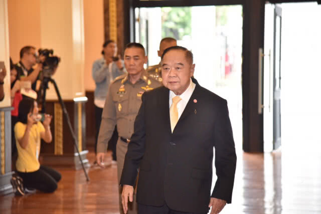 ประวิตร ตั้ง "ปิยะ อุทาโย" คุมแก้หนี้นอกระบบ สานต่องาน "บิ๊กโจ๊ก"