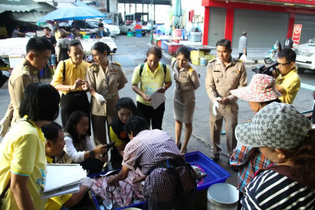 ตรวจตลาดสดมหาชัย พิสูจน์ "หมึกไข่ยัดหิน"