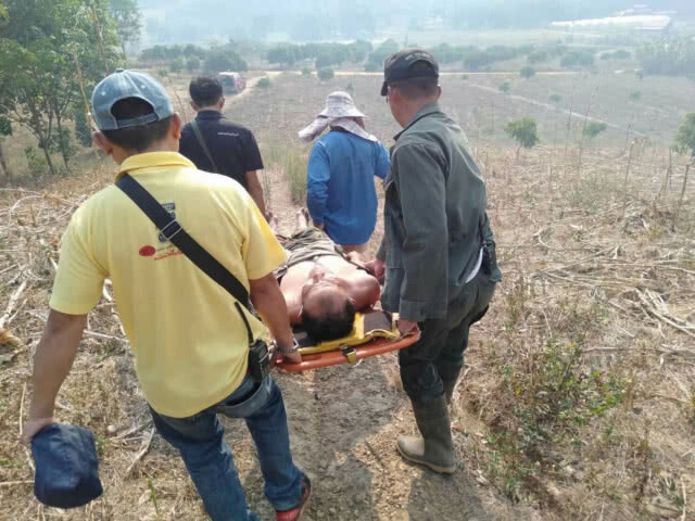 ไฟไหม้ป่าพรุดอยหลวง เจ้าหน้าที่ดับไฟป่าบาดเจ็บ
