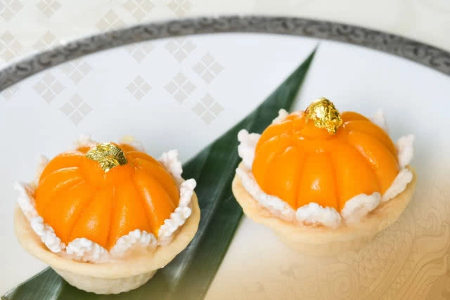 การบินไทยเสิร์ฟขนมหวานเมนูพิเศษในโอกาสมหามงคลพระราชพิธีบรมราชาภิเษก