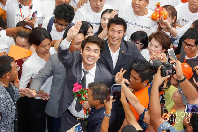 "ธนาธร" ฝังแค้น 15 ปีไม่สาย คสช.หมดอำนาจฟ้องกลับเรียบ!