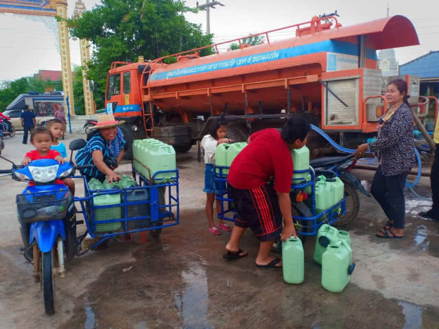 "พยัคฆภูมิพิสัย​" แล้งหนัก​! กรมชลฯมหาสารคาม​เร่งขนน้ำช่วย​ 6​ หมู่บ้าน​