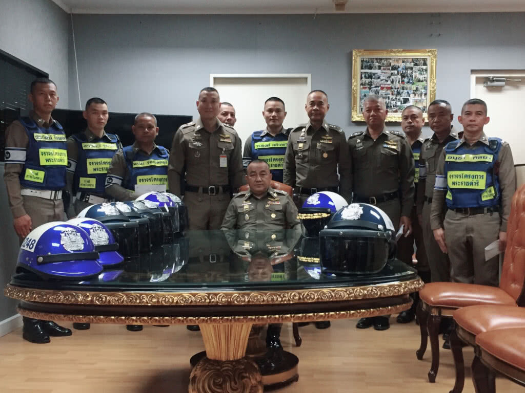 ศรีวราห์ มอบรางวัลจร.โครงการพระราชดำริ ช่วยหญิงใกล้คลอด