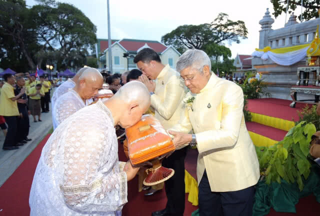ธ.ไทยพาณิชย์น้อมถวายความจงรักภักดี จัดพิธีบรรพชาอุปสมบทหมู่ ๖๘ รูปเฉลิมพระเกียรติ ถวายเป็นพระราชกุศล