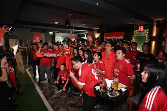 รวมกันเป็นหนึ่งเดียว"เรดอาร์มี่"ร่วมลุ้นเกมแมนยูฯดวลเชลซี