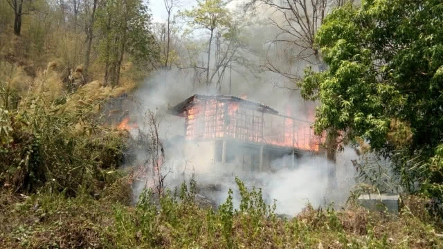 ไฟไหม้แฟลตตำรวจน้ำเพียงดิน