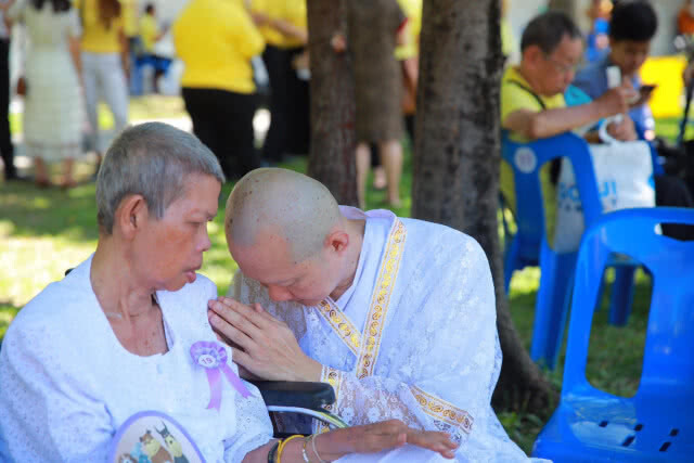 ธ.ไทยพาณิชย์น้อมถวายความจงรักภักดี จัดพิธีบรรพชาอุปสมบทหมู่ ๖๘ รูปเฉลิมพระเกียรติ ถวายเป็นพระราชกุศล