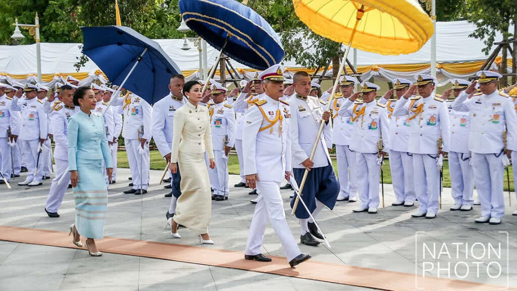 สมเด็จพระเจ้าอยู่หัว ถวายราชสักการะพระบรมราชานุสรณ์ ปฐมพระบรมราชานุสรณ์ สะพานพระพุทธยอดฟ้า สมเด็จพระเจ้าอยู่หัว ถวายราชสักการะพระบรมราชานุสรณ์ ปฐมพระบรมราชานุสรณ์ สะพานพระพุทธยอดฟ้า