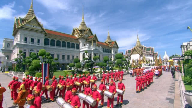 เชิญพระสุพรรณบัฏตั้งแท่นพระมณฑล