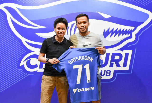 เสริมเก๋า! ฉลามชล เปิดตัว ดัสกร มิดฟิลด์ในตำนาน บู๊ เลก 2