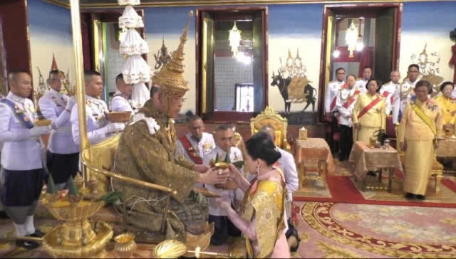 โปรดเกล้าฯ สถาปนา "สมเด็จพระนางเจ้าสุทิดาฯ พระบรมราชินี"