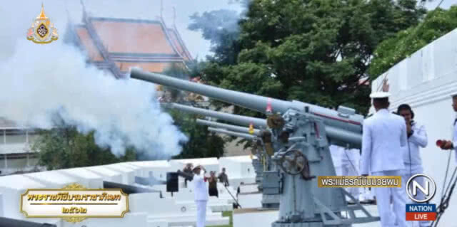 ปชช.รอผ่านจุดคัดกรอง "พระแม่ธรณีบีบมวยผม" ตั้งแต่เช้า