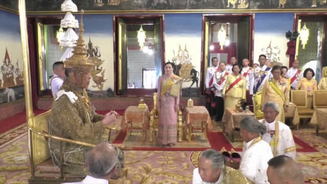 ขานพระนาม "พระบาทสมเด็จพระเจ้าอยู่หัว" โดยสมบูรณ์