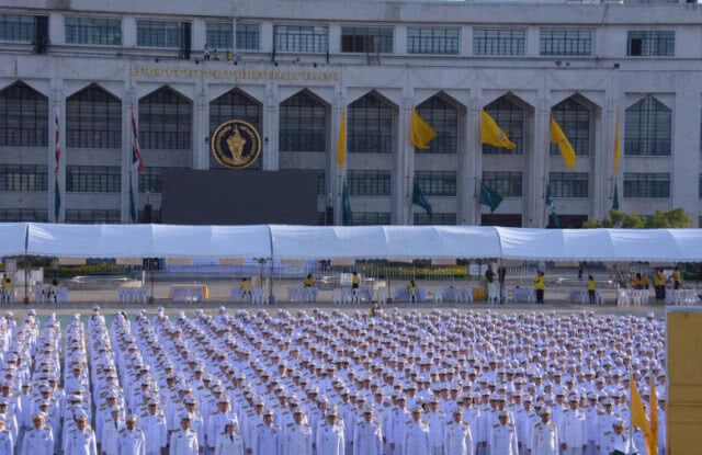 ผู้ว่าฯกทม. นำขรก.ถวายราชสักการะสมเด็จพระเจ้าอยู่หัว