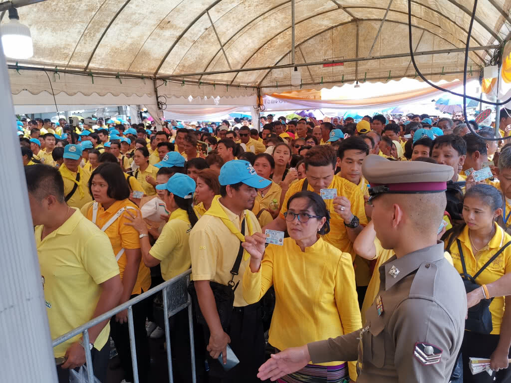 พสกนิกรทุกจังหวัดทั่วประเทศ มุ่งหน้าสู่เส้นทางเสด็จเลียบพระนคร