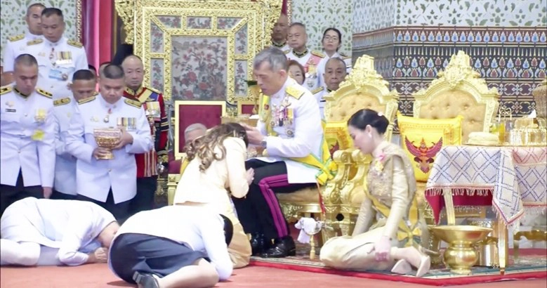 โปรดเกล้าสถาปนาฐานันดรศักดิ์พระบรมวงศ์