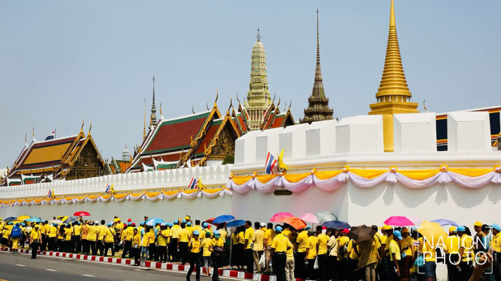 พสกนิกรแน่น! รอชมพระบารมี พสกนิกรแน่น! รอชมพระบารมี