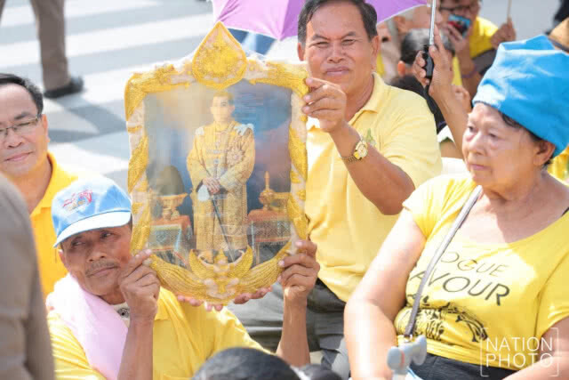 บรรยากาศประชาชน เข้าพื้นที่สนามหลวง