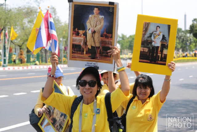 บรรยากาศประชาชน เข้าพื้นที่สนามหลวง