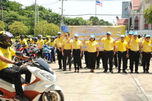 ขนส่งฯ ปล่อยแถวมอเตอร์ไซค์จิตอาสาบริการประชาชนฟรี