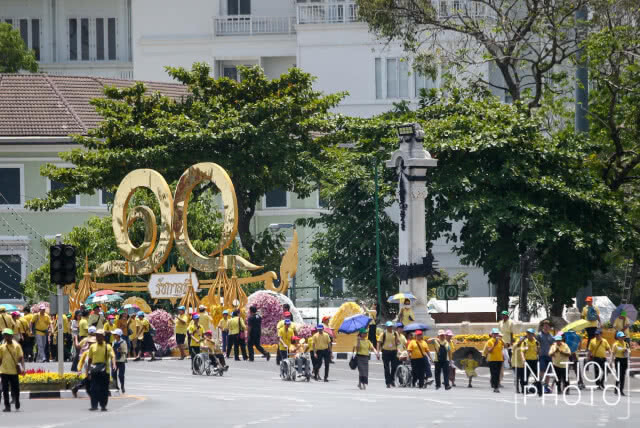 ประชาชน เริ่มเข้าจับจองพื้นที่สะพานผ่านฟ้าลีลาศ