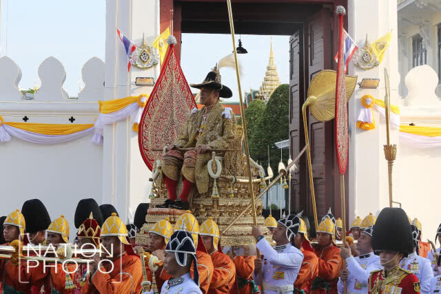 พระบาทสมเด็จพระเจ้าอยู่หัว เสด็จพระราชดำเนินเลียบพระนคร