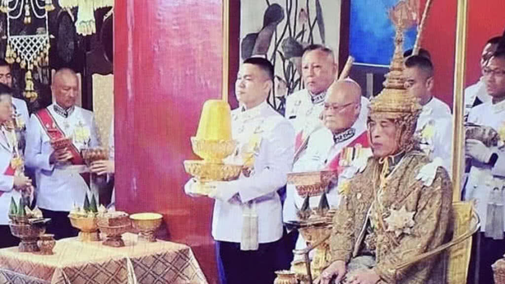 คนบันเทิงพร้อมใจถวายพระพรชัยมงคล