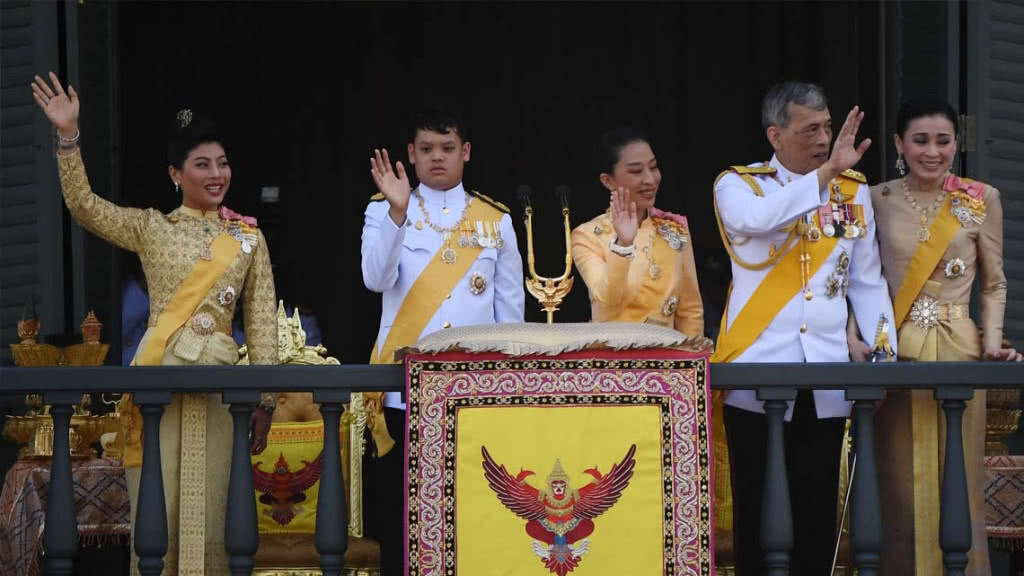 พระบาทสมเด็จพระเจ้าอยู่หัว ทรงขอบใจทุกคนที่มาร่วมอวยพร