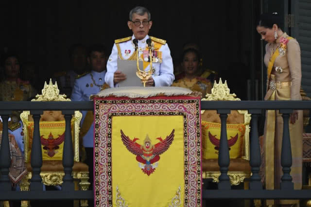 พระบาทสมเด็จพระเจ้าอยู่หัว ทรงขอบใจทุกคนที่มาร่วมอวยพร