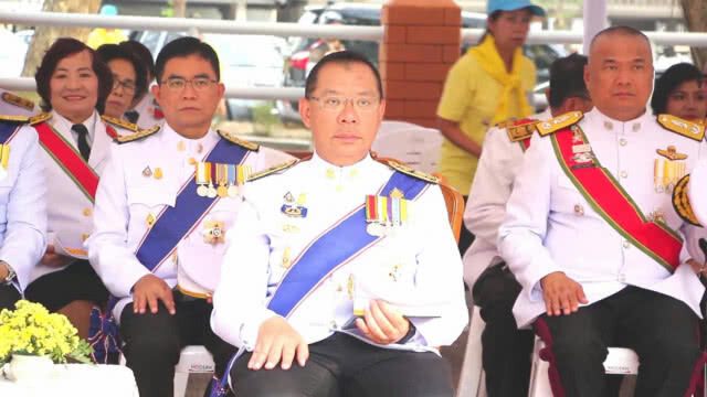 ผู้ว่าฯณรงค์ศักดิ์ นำข้าราชการ และประชาชนจิตอาสา ถวายพระพรชัยมงคล ในพระราชพิธี บรมราชาภิเษก