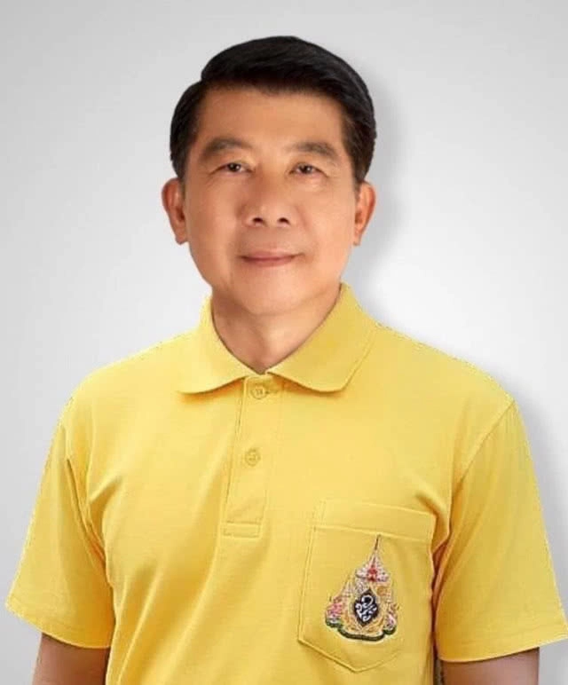 ศึกแม่บ้าน ปชป. "กุมารจีน" ปะทะ "ต่อพิฆาต"