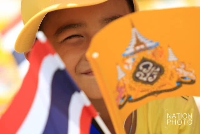 "ทรงพระเจริญ" กึกก้อง! "ในหลวง ราชินี" เสด็จฯออกสีหบัญชร