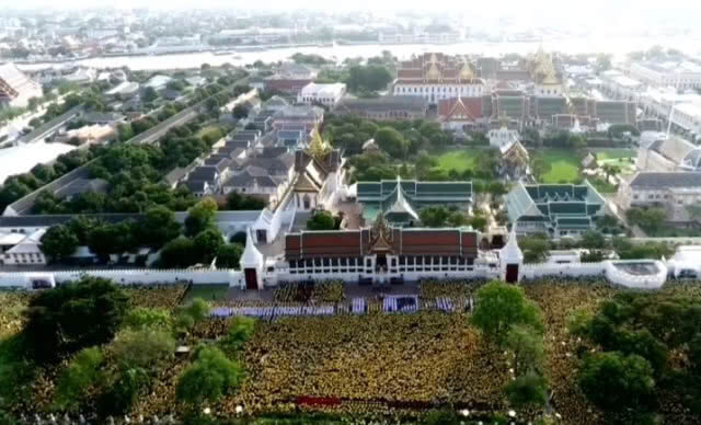 พระบาทสมเด็จพระเจ้าอยู่หัว ทรงขอบใจทุกคนที่มาร่วมอวยพร