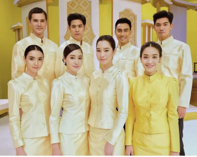 คนบันเทิงพร้อมใจถวายพระพรชัยมงคล