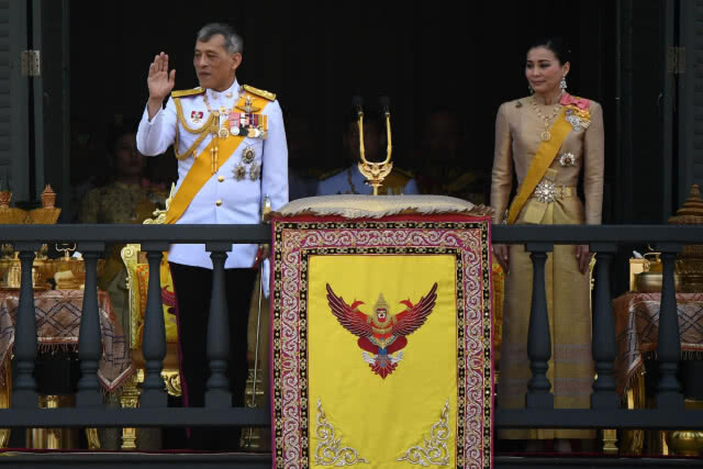 พระบาทสมเด็จพระเจ้าอยู่หัว ทรงขอบใจทุกคนที่มาร่วมอวยพร